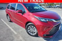 2025 Toyota Sienna XLE