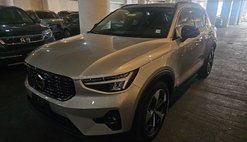 2023 Volvo XC40 B5 Plus Dark Theme