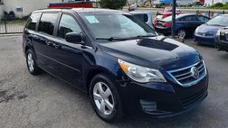 2011 Volkswagen Routan SE