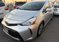 2016 Toyota Prius v Three