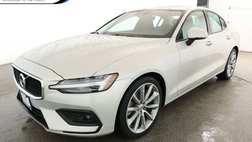 2021 Volvo S60 T6 Momentum