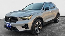 2023 Volvo XC40 B5 Plus Dark Theme