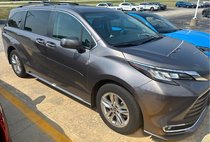 2023 Toyota Sienna XLE 7-Passenger