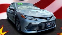 2022 Toyota Camry Hybrid XLE