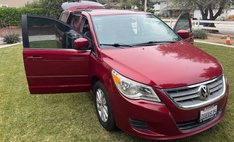 2014 Volkswagen Routan SE