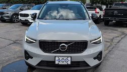 2026 Volvo XC40 B5 Plus