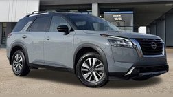2022 Nissan Pathfinder SL