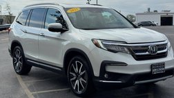 2022 Honda Pilot Touring w/Rear Captain's Chairs