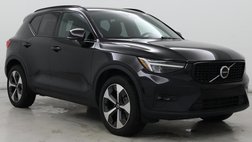 2024 Volvo XC40 B5 Plus Dark Theme