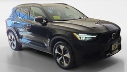2023 Volvo XC40 B5 Ultimate Dark Theme