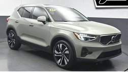2023 Volvo XC40 B5 Plus Bright Theme