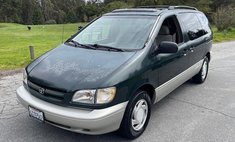 2000 Toyota Sienna LE