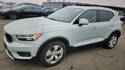 2021 Volvo XC40 T5 Momentum