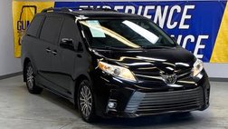 2020 Toyota Sienna XLE 7-Passenger FWD with Auto-Access Seat