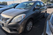 2012 Nissan Versa SV