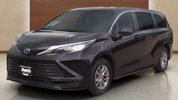 2023 Toyota Sienna LE 8-Passenger