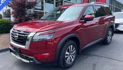 2024 Nissan Pathfinder SL