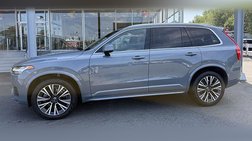 2022 Volvo XC90 T6 Momentum 7-Passenger