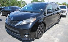2012 Toyota Sienna SE 8-Passenger