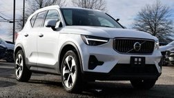 2025 Volvo XC40 B5 Plus Bright Theme
