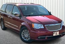 2016 Chrysler Town and Country Touring-L