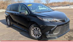 2024 Toyota Sienna LE 8-Passenger