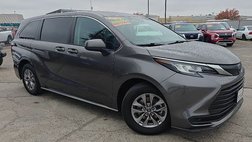 2022 Toyota Sienna LE 8-Passenger