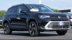 2025 Volkswagen Taos SE Black 4Motion