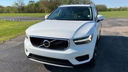 2020 Volvo XC40 T5 Momentum