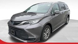 2023 Toyota Sienna LE 8-Passenger