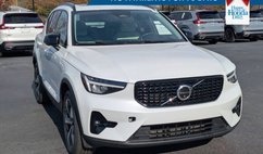 2023 Volvo XC40 B4 Ultimate Dark Theme