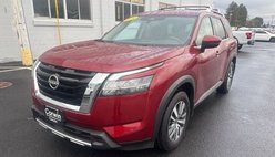 2024 Nissan Pathfinder SL
