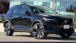 2025 Volvo XC40 B5 Plus Dark Theme