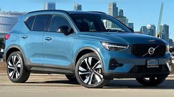 2023 Volvo XC40 B5 Plus Dark Theme