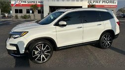 2021 Honda Pilot Touring w/Rear Captain's Chairs