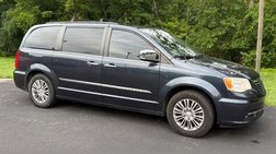 2013 Chrysler Town and Country Touring-L