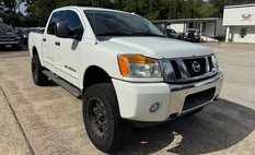 2014 Nissan Titan SV
