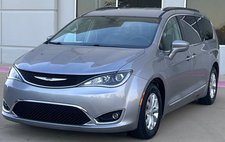 2017 Chrysler Pacifica Touring L FWD