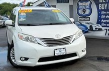 2017 Toyota Sienna XLE 8-Passenger