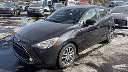 2020 Toyota Yaris Hatchback LE