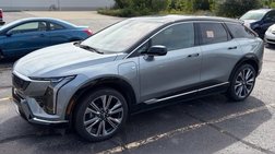 2025 Cadillac OPTIQ Luxury 2