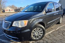 2014 Chrysler Town and Country Touring-L