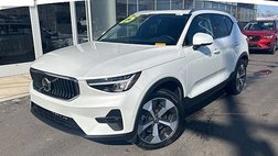 2025 Volvo XC40 B5 Plus Bright Theme