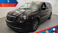 2016 Chrysler Town and Country S