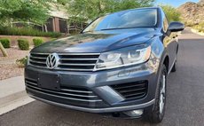 2016 Volkswagen Touareg VR6 Lux