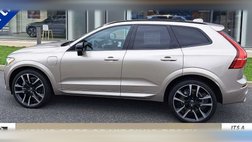 2024 Volvo XC60 Recharge T8 Ultimate Dark Theme
