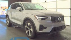 2025 Volvo XC40 B5 Plus Bright Theme