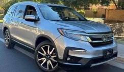2019 Honda Pilot Touring w/Rear Captain's Chairs