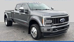 2023 Ford F-450 Super Duty Platinum