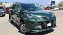 2022 Toyota Sienna LE 8-Passenger